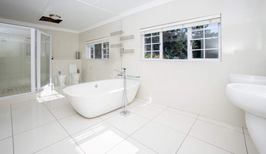 4 Bedroom Property for Sale in Beacon Bay Eastern Cape
